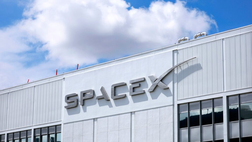 ماسك يحاول إنقاذ موقف xAI بصفقة Cursor بـ 60 مليار دولار