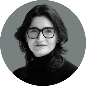 جريس هاكينز مراسلة الذكاء الاصطناعي في MIT Technology Review