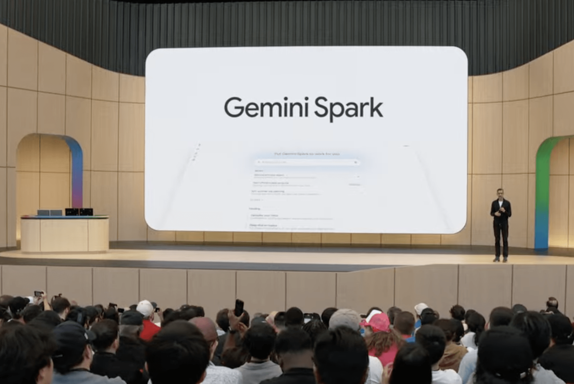 لقطة شاشة تعرض واجهة Gemini Spark مع إمكانيات الوكيل الذكي المتعددة