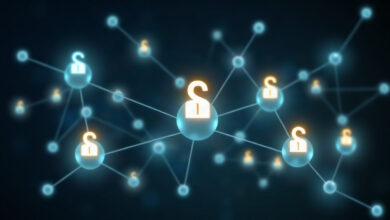 شعار Stripe وشعار OpenRouter جنباً إلى جنب مع رسم لتدفق طلبات بين نماذج ذكاء اصطناعي