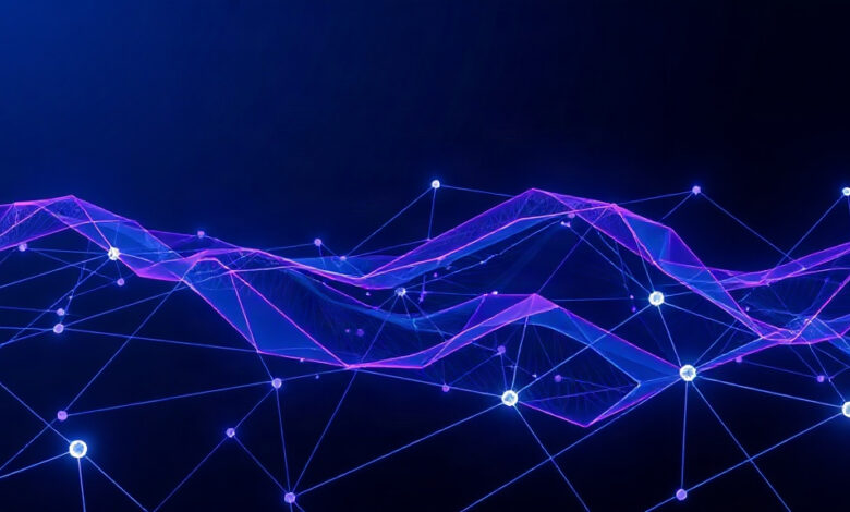 شعار OpenAI على شاشة حاسوب بجانب تنبيه أمني أحمر بشأن اختراق