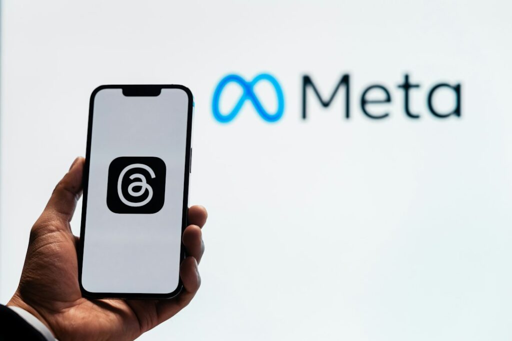 شروط Meta التجارية الجديدة تجيز زحف مواقع الناشرين وتدريب الذكاء الاصطناعي عليها