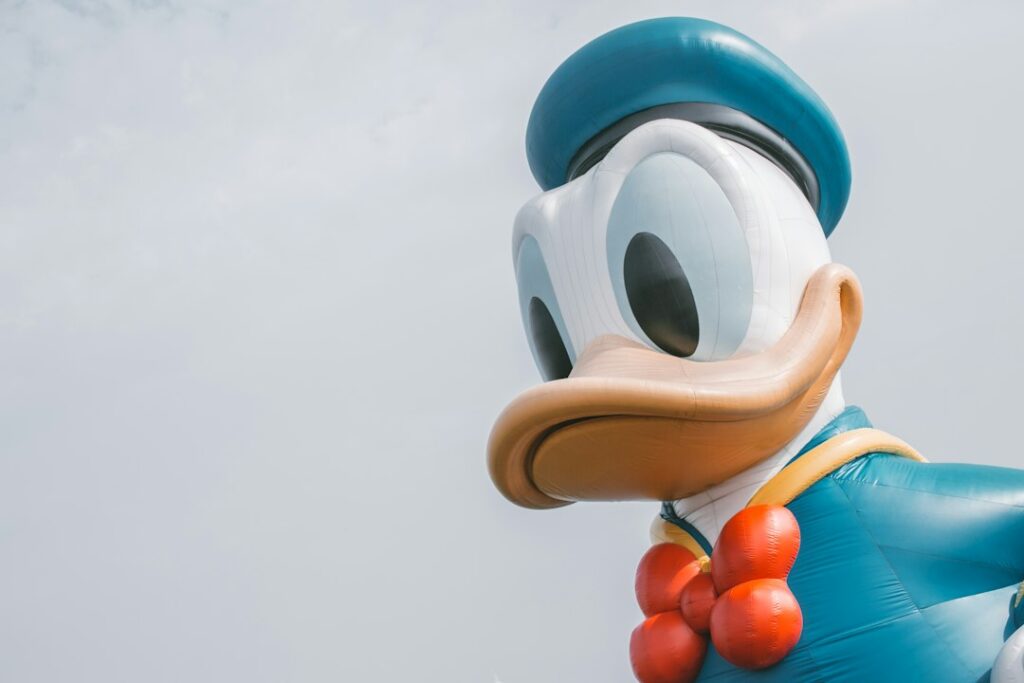 Disney تعرض وظائف على 60 موظفاً من Character.AI بتعويضات 60 مليون دولار